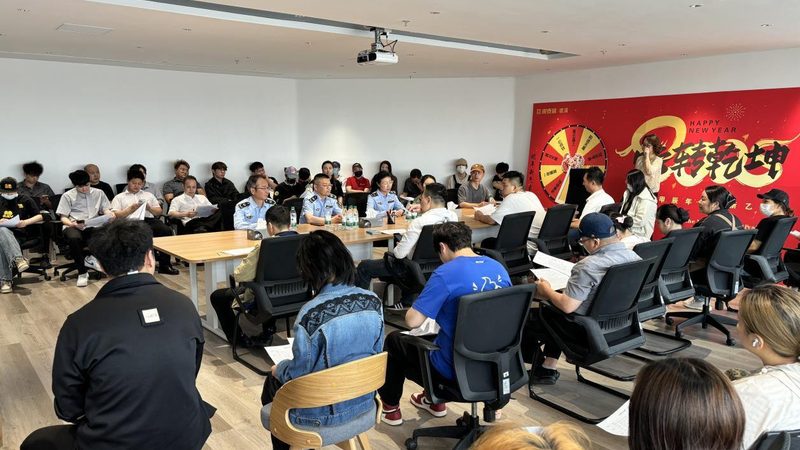 揭秘休闲食品批发流程：从源头到终端的透明之旅